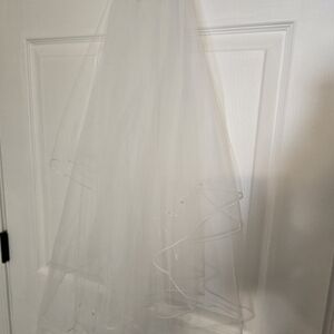 Elegant White Bridal Veil 33 Inch David Bridal